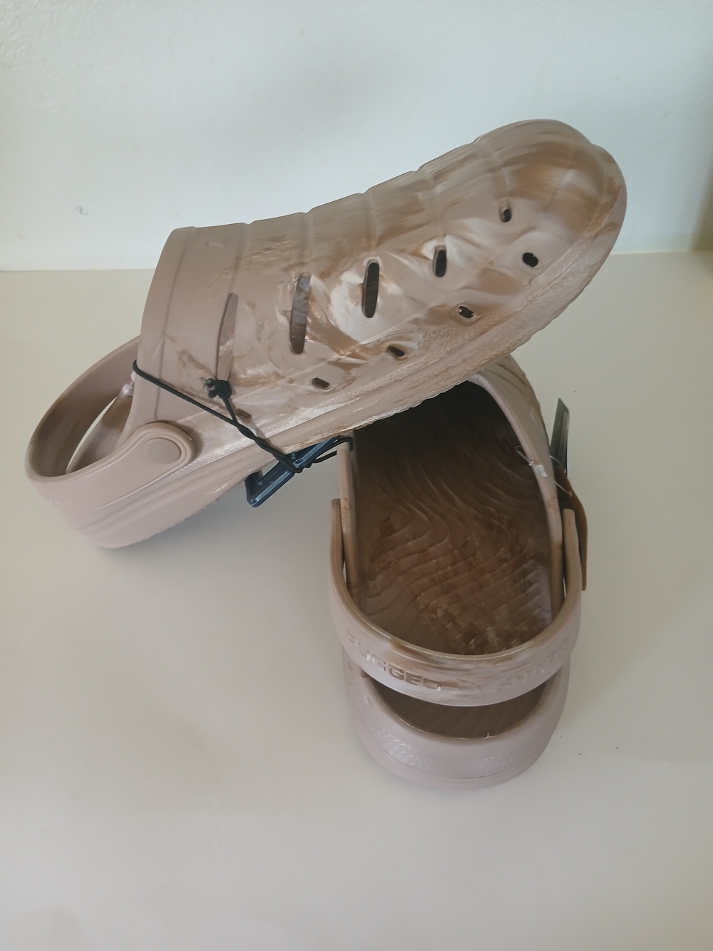 Size 9 Men's Beige Slip-On Clog Sandals